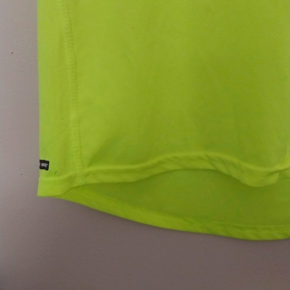 Danskin Now Neon Green Short Sleeves V Neck Semi Fitted Pullover T Shirt Sz M - Picture 3 of 6
